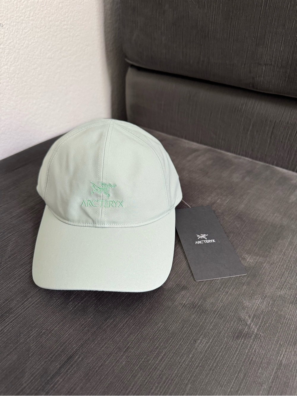 NWT Arc'teryx Bird Word Cap in Stone Green